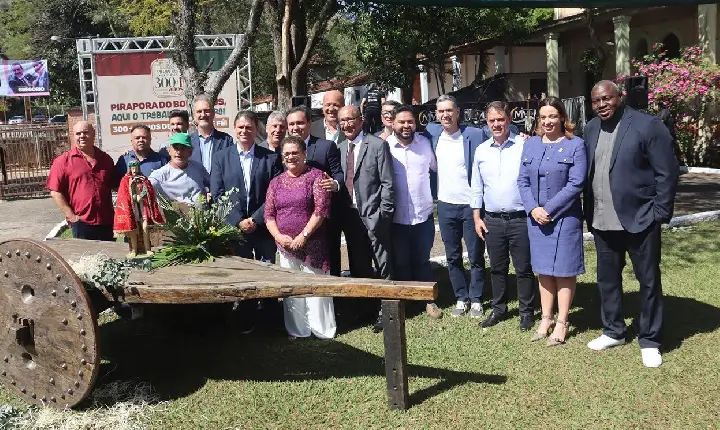 Aniversário de 301 anos do Encontro da Imagem do Senhor Bom Jesus de Pirapora e 67 anos de Emancipação reúne autoridades e comunidade