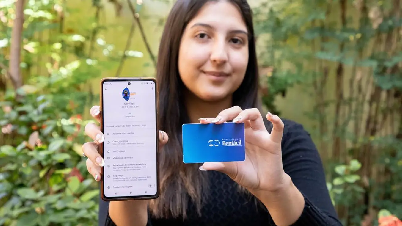 Barueri amplia serviços digitais e permite recarga de transporte via WhatsApp