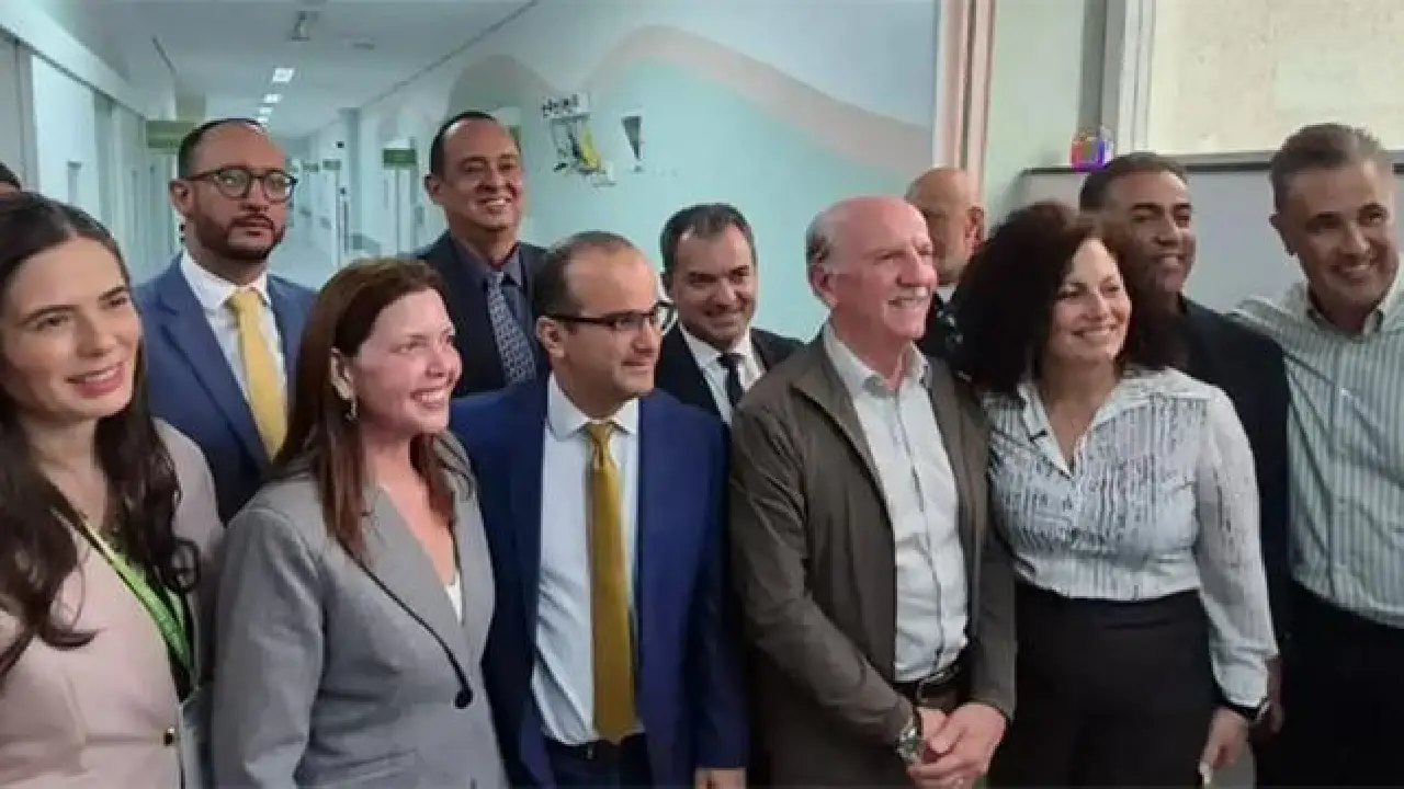 Beto Piteri prefeito de Barueri, inaugura nova ala de cuidados paliativos no Hospital de Retaguarda
