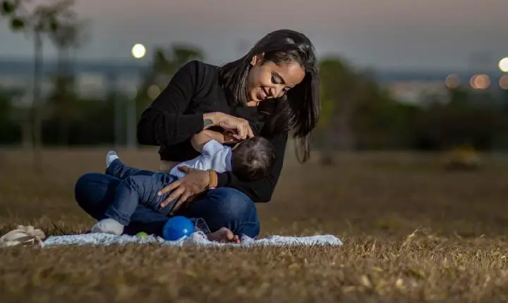 Governo de SP sanciona lei que garante direito à amamentação em creches