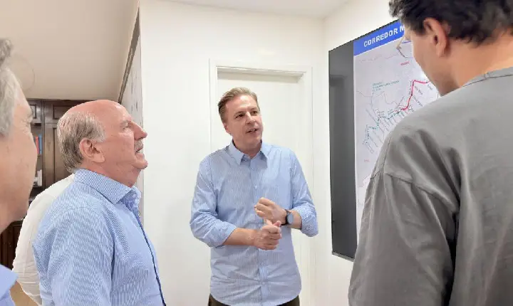 Juntamente com o prefeito de Barueri Beto Piteri e o ex-prefeito Rubens Furlan, o ex-prefeito de Itapevi Igor Soares, articula trem entre Barueri e Al