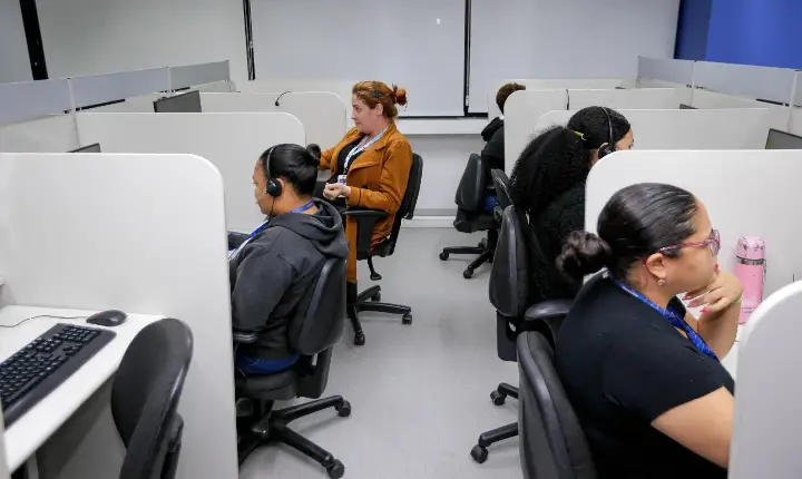 Konecta abre cerca de 400 vagas de emprego em Osasco com contratação imediata