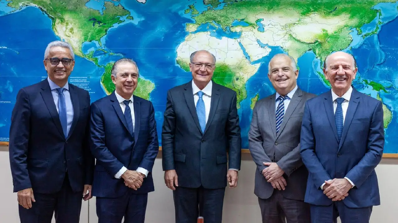 Rubens Furlan é recebido, em Brasília, pelo vice-presidente da república e pela cúpula nacional do PSB