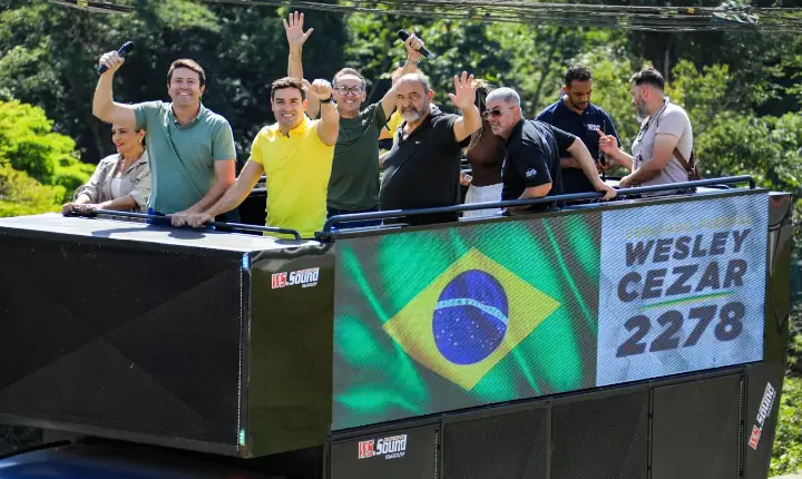 Wesley Cezar inicia campanha com grande carreata em Santana de Parnaíba