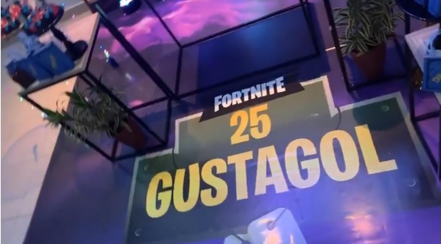 Gustagol ganha festa de aniversário com temática do Fortnite, game que embala comemorações de gol Atacante comemora 25 a