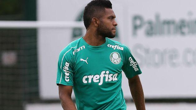 PALMEIRAS: BORJA SENTE PROBLEMA NO JOELHO EM TREINO DE REPRESENTAÇÃO