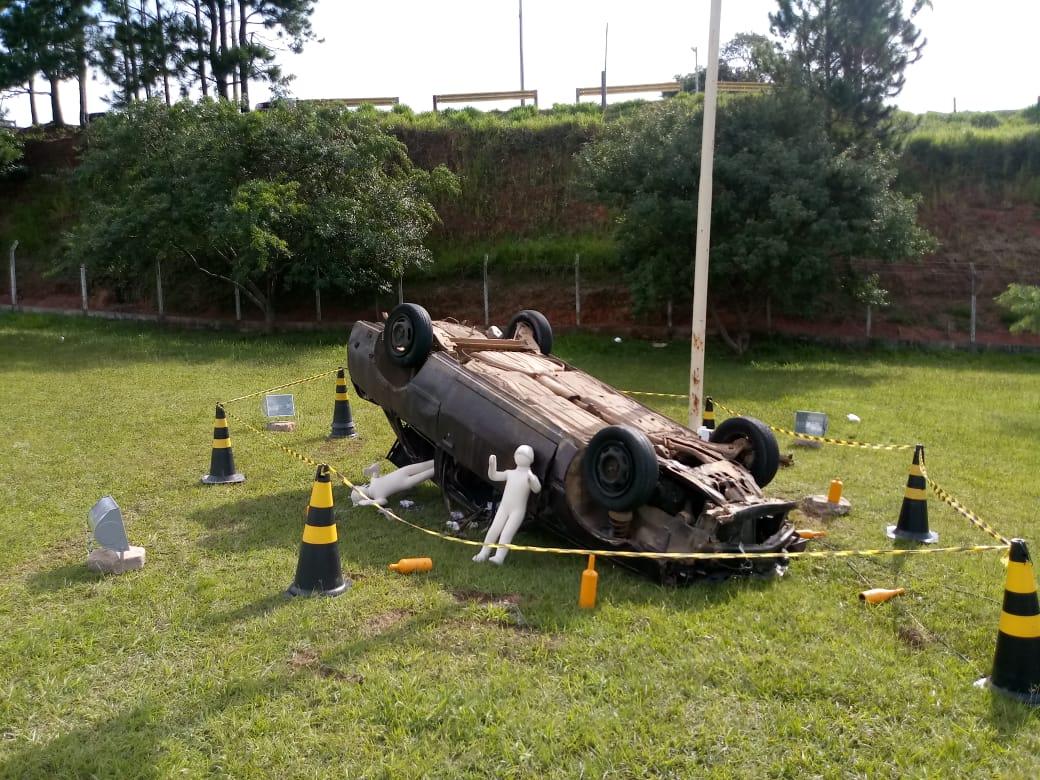 Cotia realiza campanha com cenas de acidentes para conscientizar motoristas