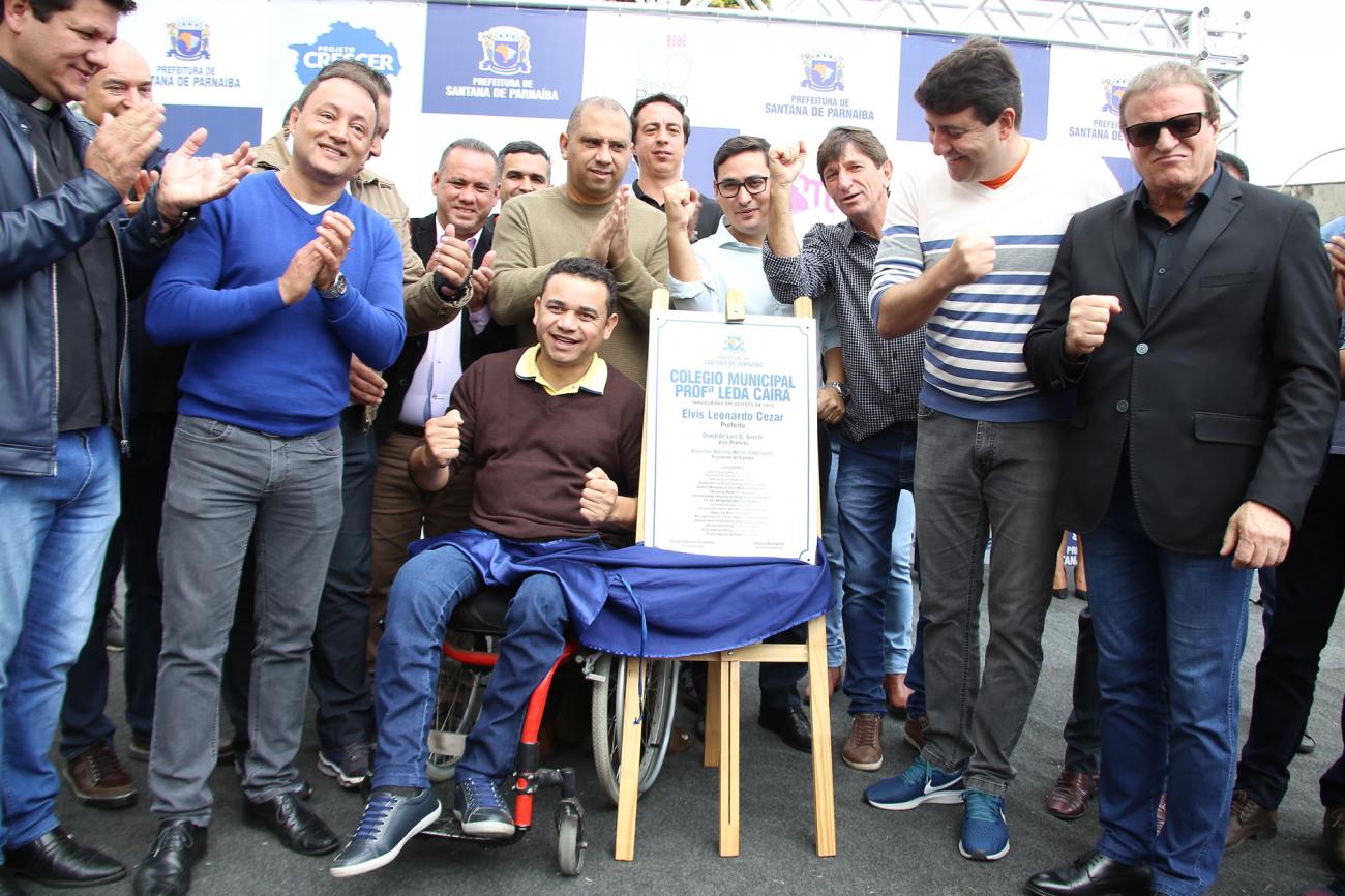 Prefeito Elvis Cezar inaugura Novo Colégio Leda Caira