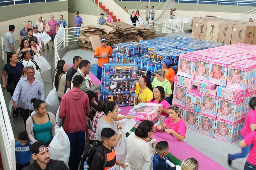 Barueri: Entrega de Brinquedos de Natal