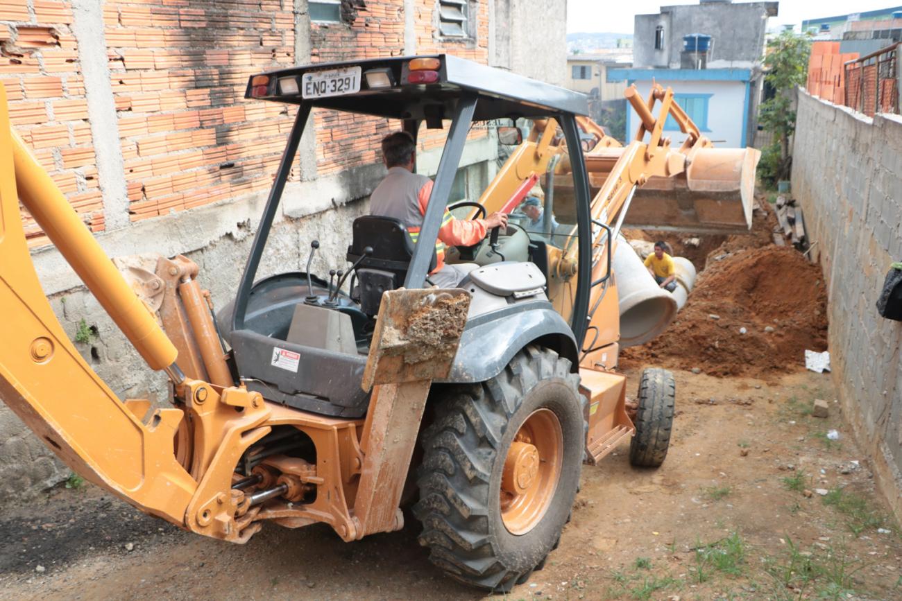 Prefeitura de Carapicuíba realiza ações de combate a enchentes