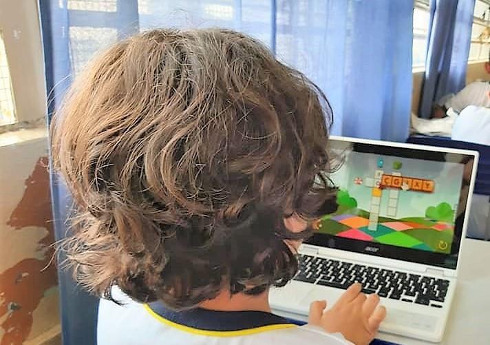 Após recesso escolar, aulas on-line são retomadas