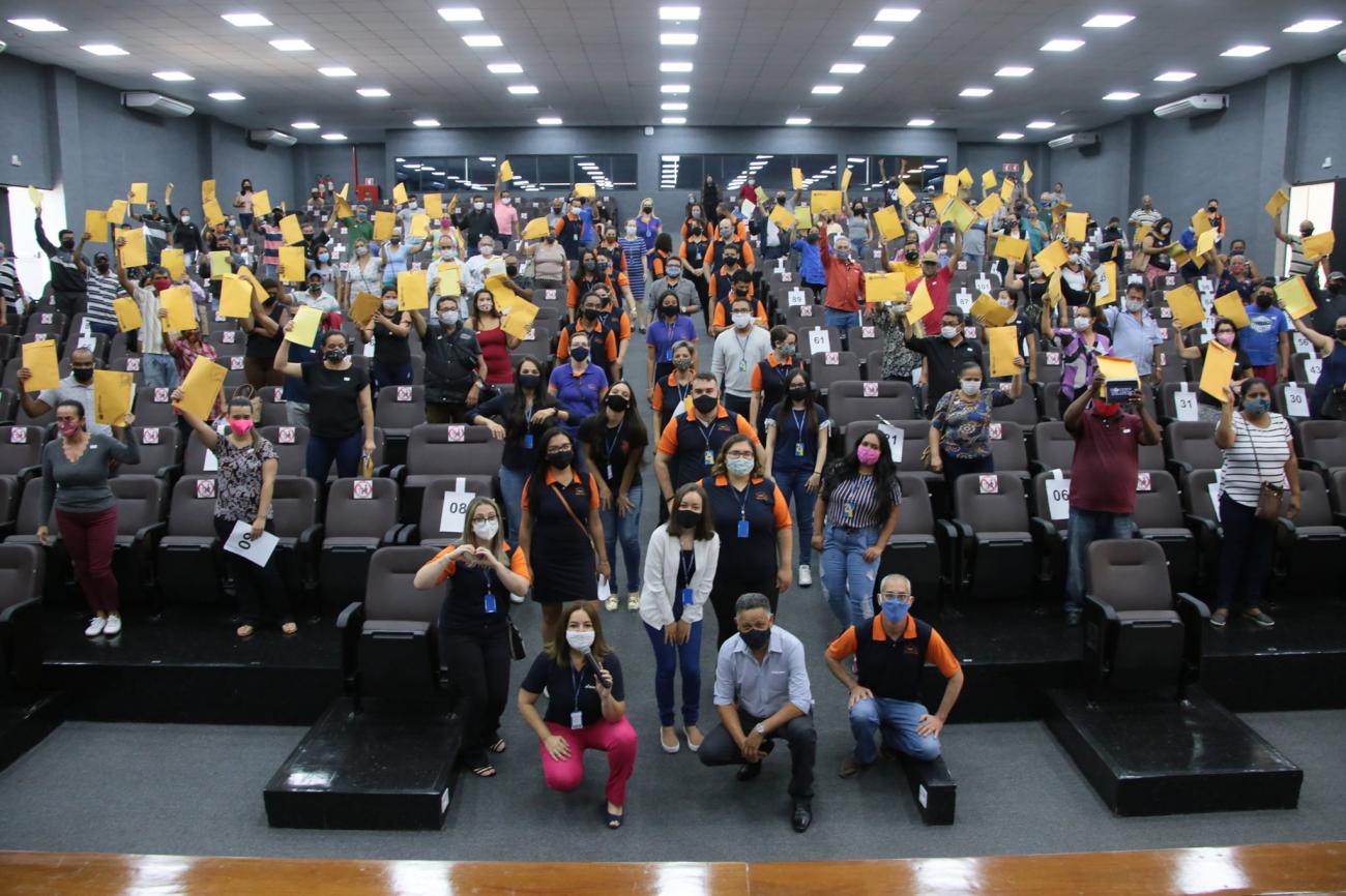 Prefeitura de Santana de Parnaíba entrega gratuitamente títulos de propriedade para mais de 180 famílias