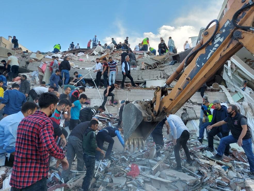 Terremoto no Mar Egeu é sentido na Turquia e na Grécia; há mortos e mais de 100 feridos