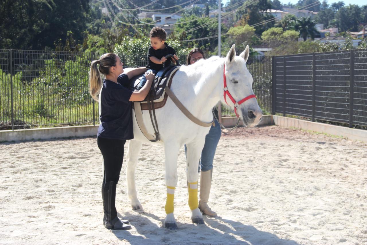Transformando vidas, Centro de Equoterapia de Barueri completa 2 anos