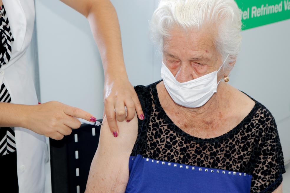 JANDIRA INICIA VACINAÇÃO CONTRA COVID -19 EM IDOSOS ACIMA DE 75 ANOS