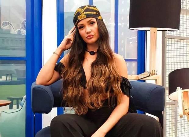 Juliette passa sufoco em avião: 