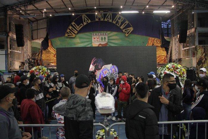 Viúva de MC Kevin diz que tinha tido 'mal-entendido' com o cantor e estava dormindo à espera dele na hora da queda