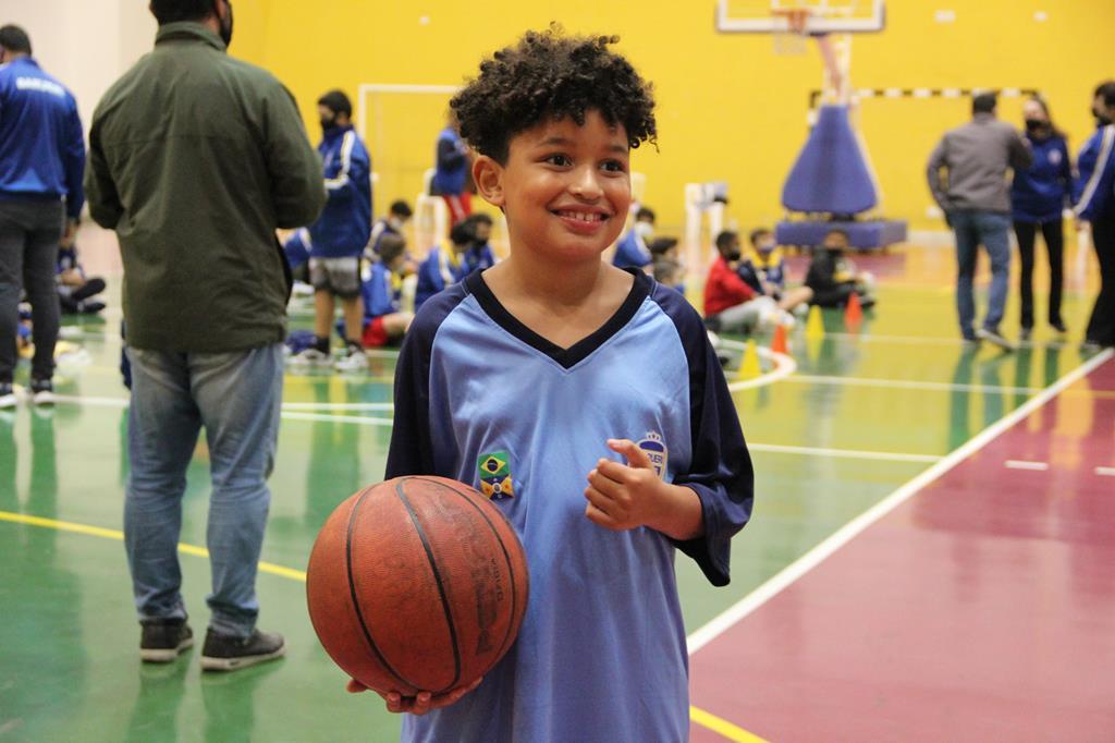 Lucca dos Santos, orgulho do basquete de Barueri, parte para conquistar o mundo