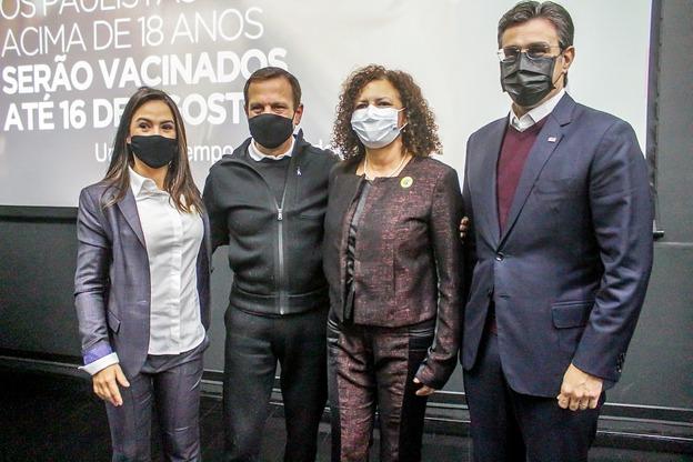 Deputada federal, Bruna Furlan, Doria, Rodrigo Garcia e Marco Vinholi, anunciam mais oito clínicas do programa Meu Pet!