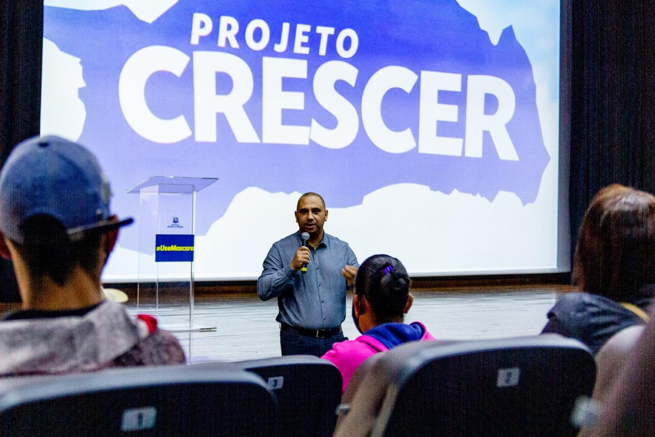 Prefeito Marcos Tonho anuncia novos participantes no Projeto Crescer que traz oportunidade de emprego