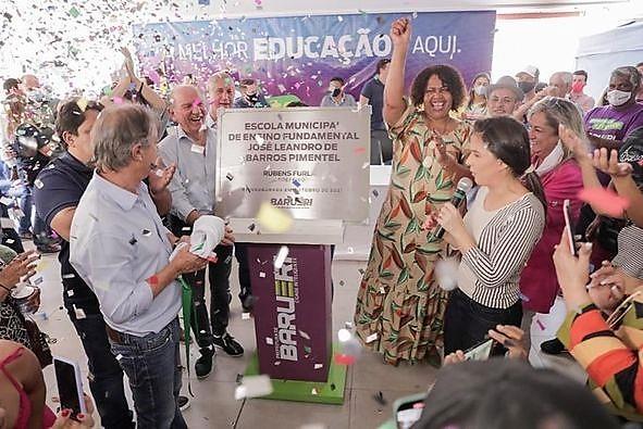 Apresentações dos alunos da Emef Pimentel foram as grandes atrações da inauguração