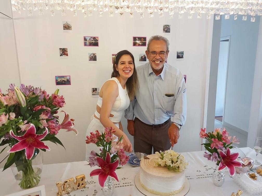 QUE HISTÓRIA É ESSA? Pandemia faz noiva de BH 'se casar' com o sogro; entenda