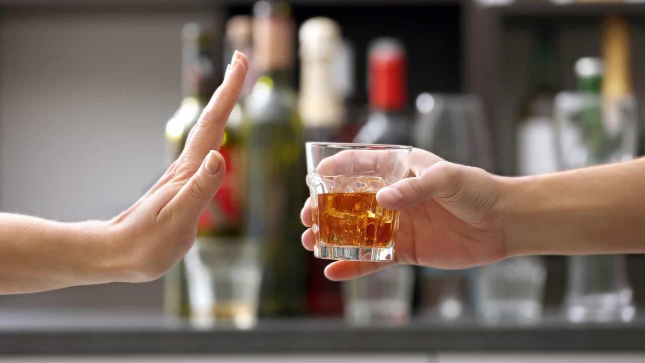 Dia de Combate ao Alcoolismo: médicos alertam sobre danos à saúde