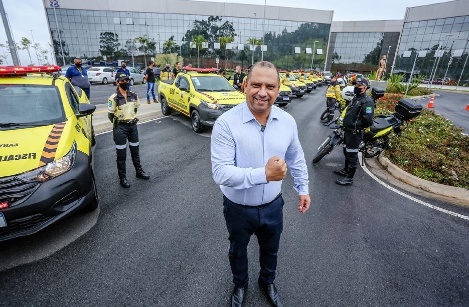Prefeito Marcos Tonho realiza a entrega da nova frota de veículos para a Defesa Civil e Secretaria de Trânsito
