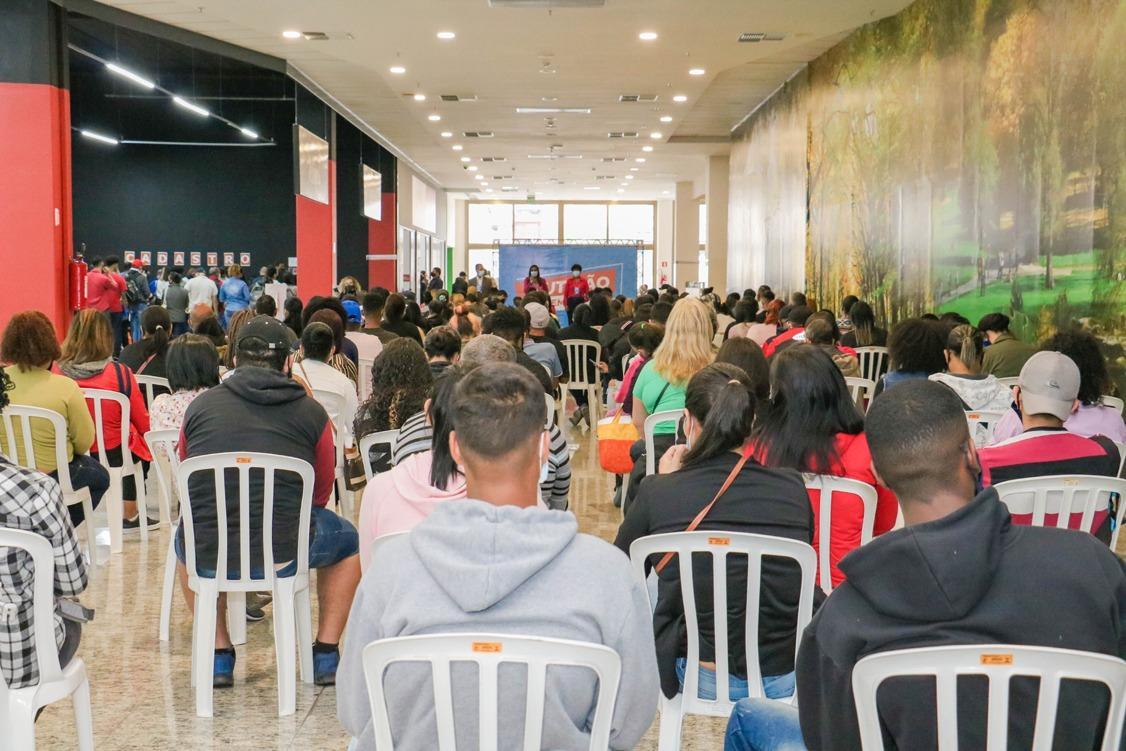 Prefeitura de Carapicuíba realiza mutirão de emprego com mais de 600 vagas