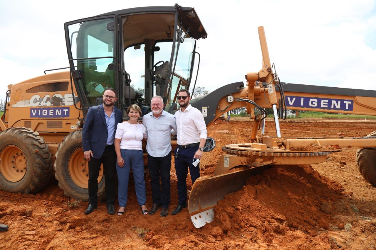 Josué Ramos prefeito Vargem Grande Paulista inicia expansão do centro com construção do novo Paço Municipal