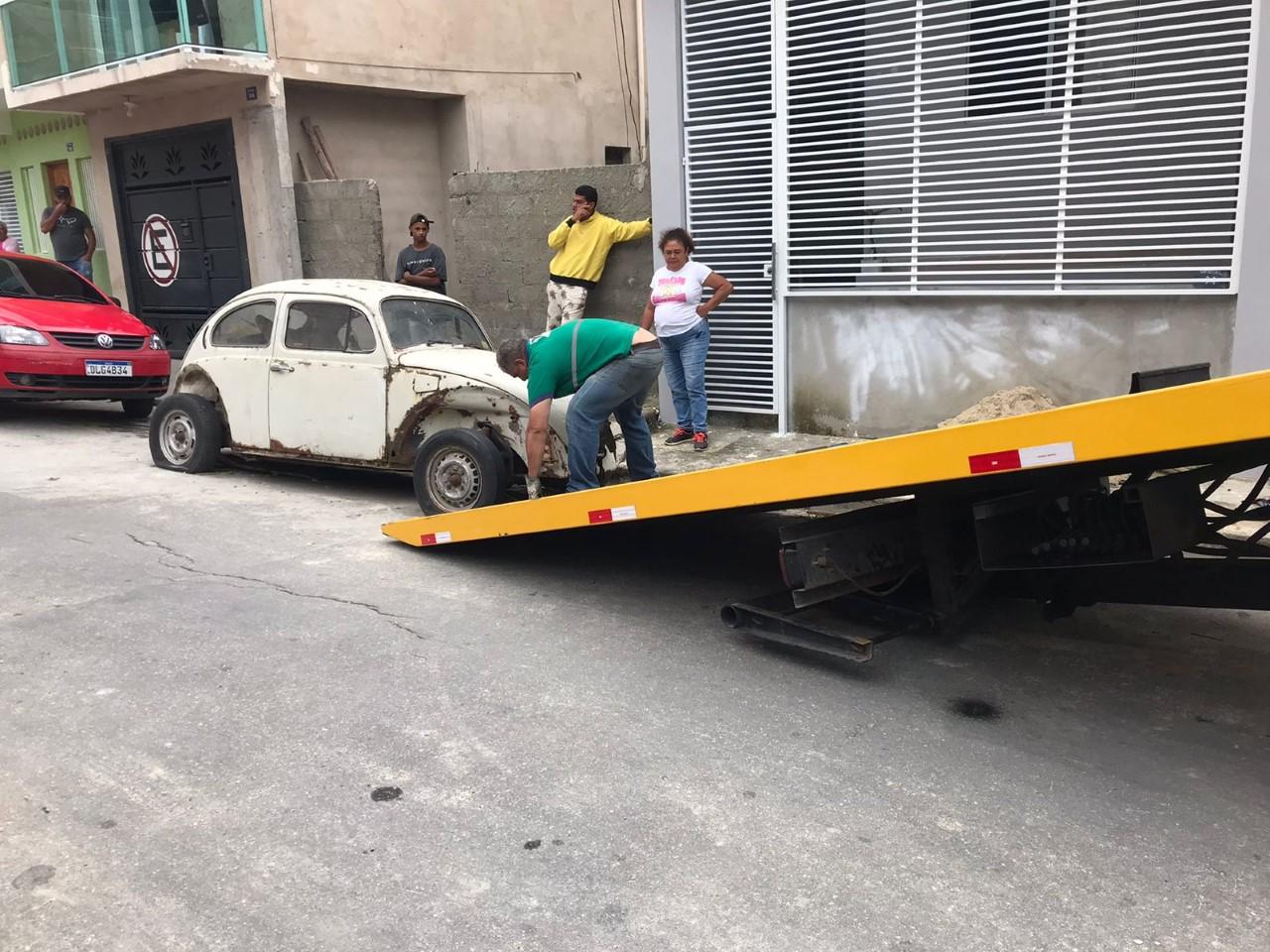 Jandira retira mais de 100 carros abandonados nas ruas