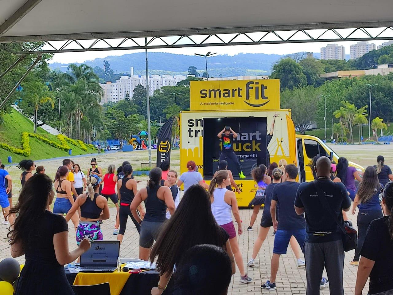 Qualidade de Vida: Smart Fit promove treino gratuito na Praça de Eventos de Jandira