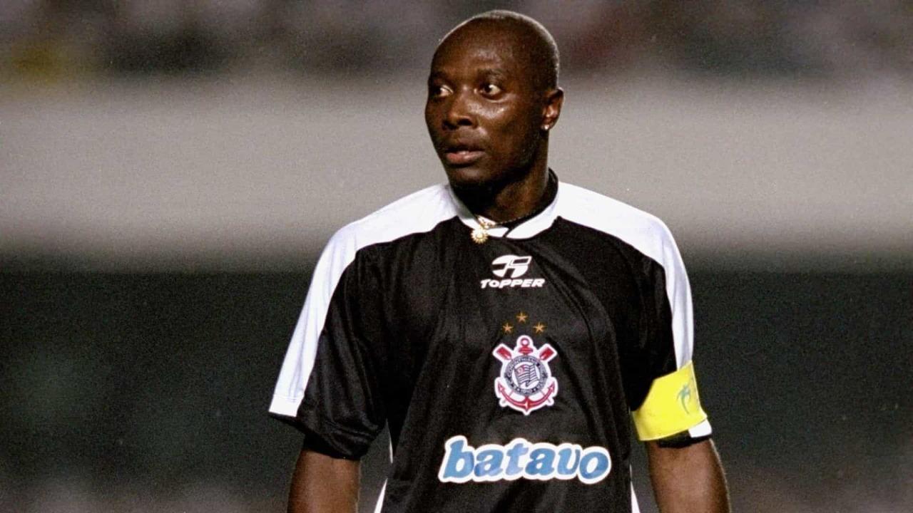 Ídolo do Corinthians, Rincón morre aos 55 anos