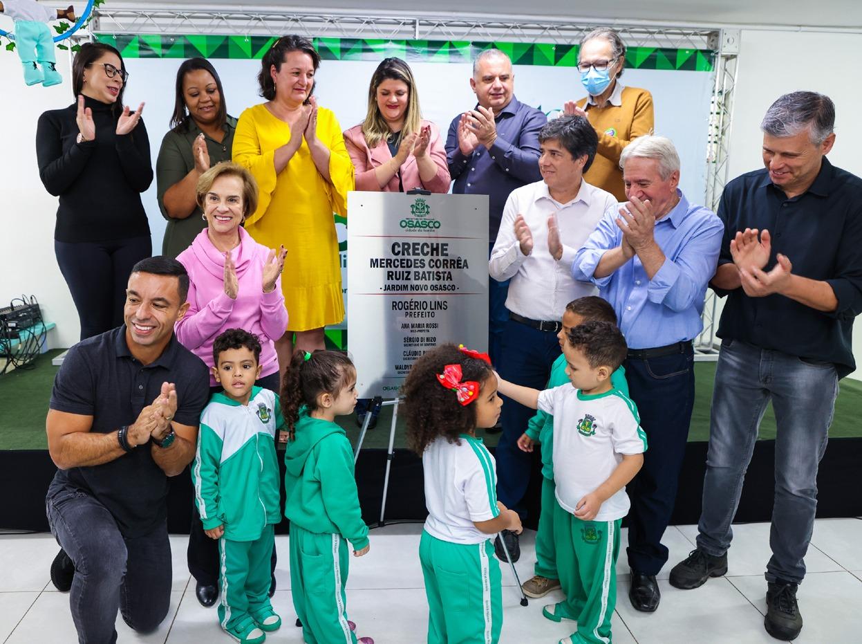 Prefeito de Osasco Rogério Lins, entrega escola do Munhoz Júnior reformada