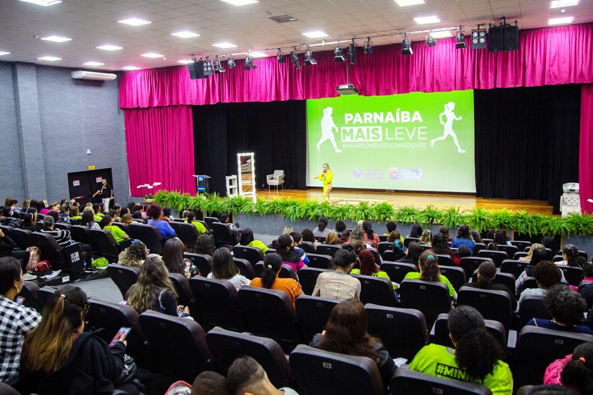 Workshop de técnicas de automaquiagem movimenta o Parnaíba Mais Leve
