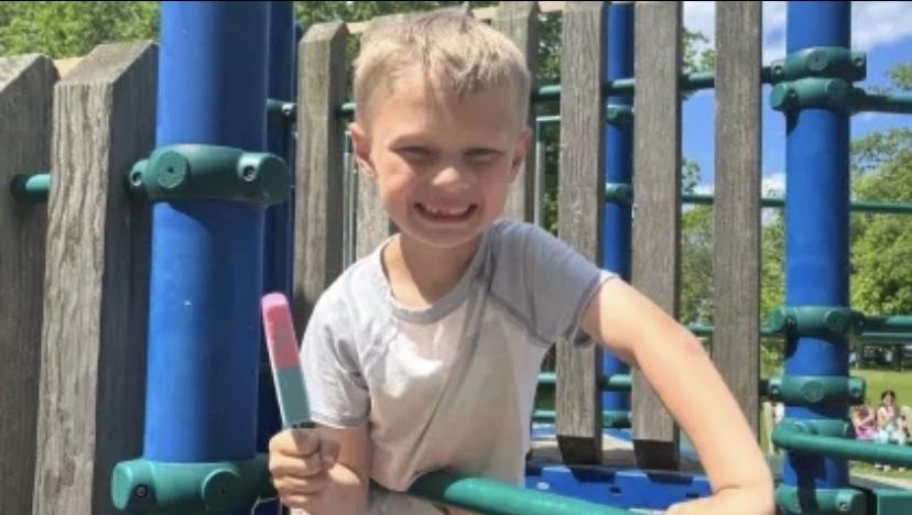 EUA: Menino de oito anos atingido em tiroteio em Illinois fica paraplégico