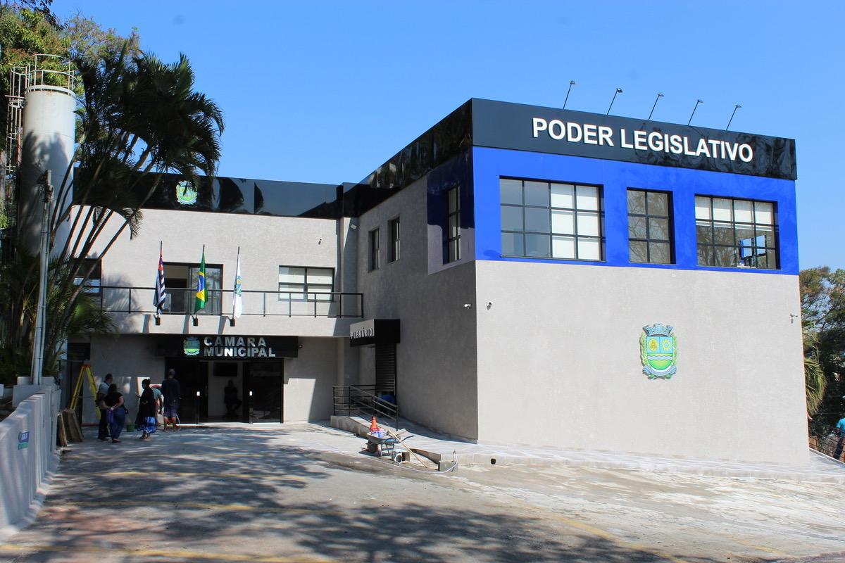 Após reforma e modernização, sessões voltam a acontecer no plenário da Câmara de Jandira