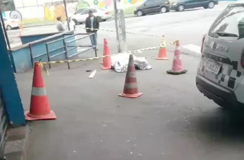 Homem morre eletrocutado após tentar furtar fiação de poste