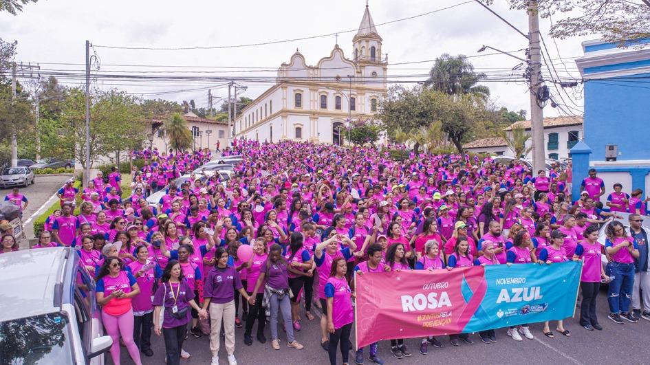Mais de 5 mil pessoas participam da caminhada de conscientização contra o câncer em Santana de Parnaíba