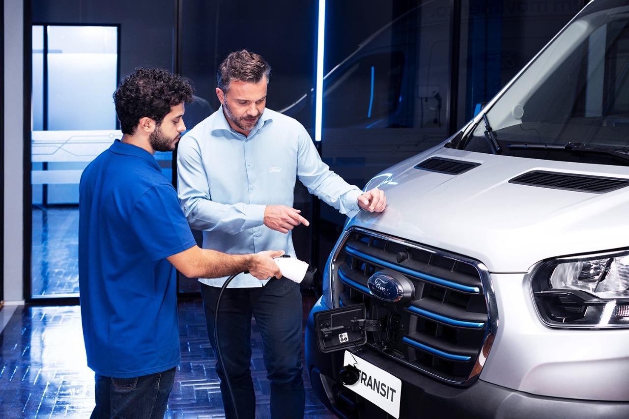 Ford inaugura o espaço Ford Academy em São Paulo e lança programa de responsabilidade social voltado à tecnologia