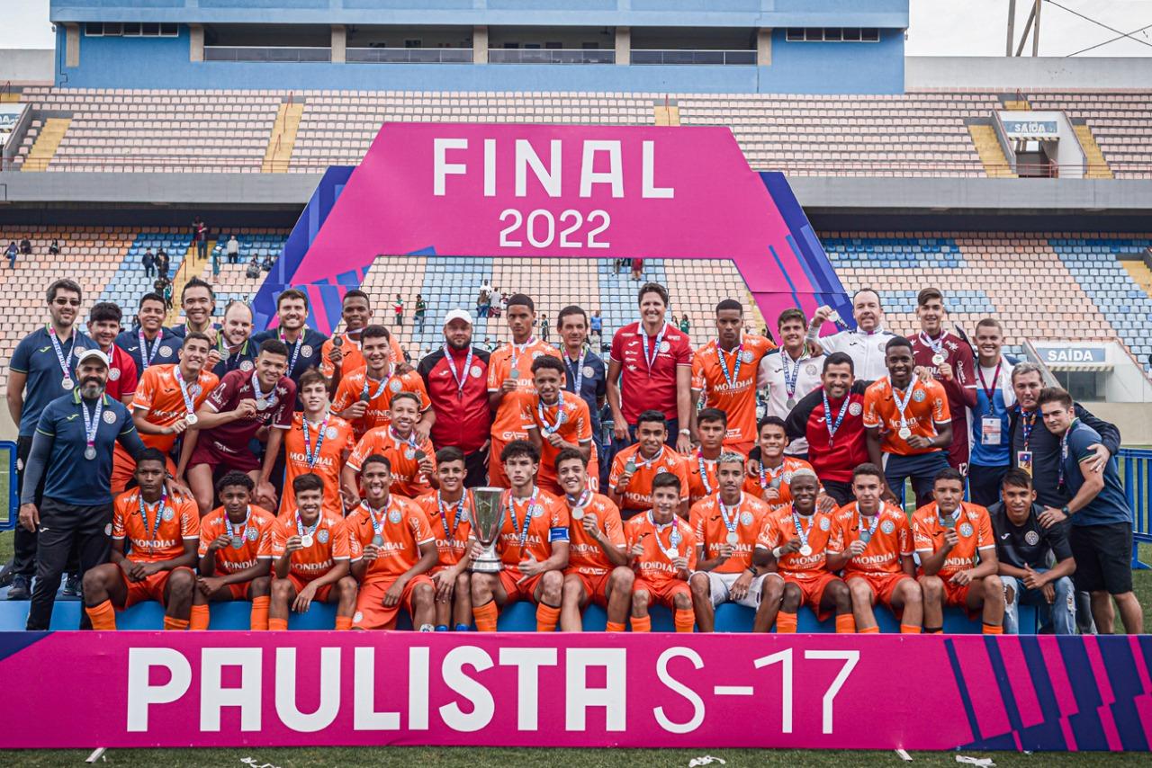 Pentacampeão Edmílson se emociona com vice do Ska Brasil no Paulista Sub-17