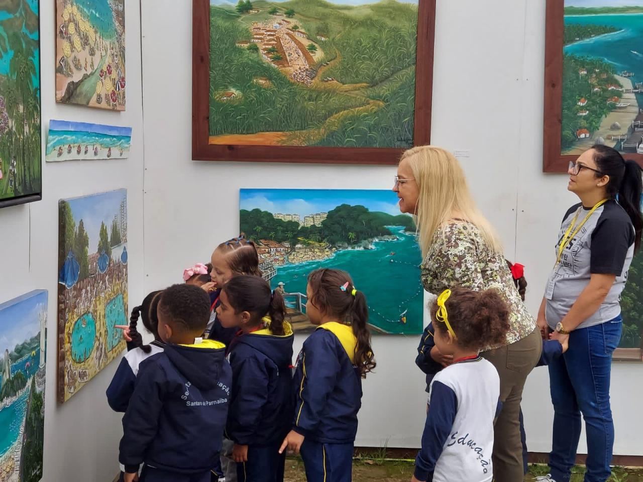Exposição de Mari Gomes atrai visitantes à Santana de Parnaíba