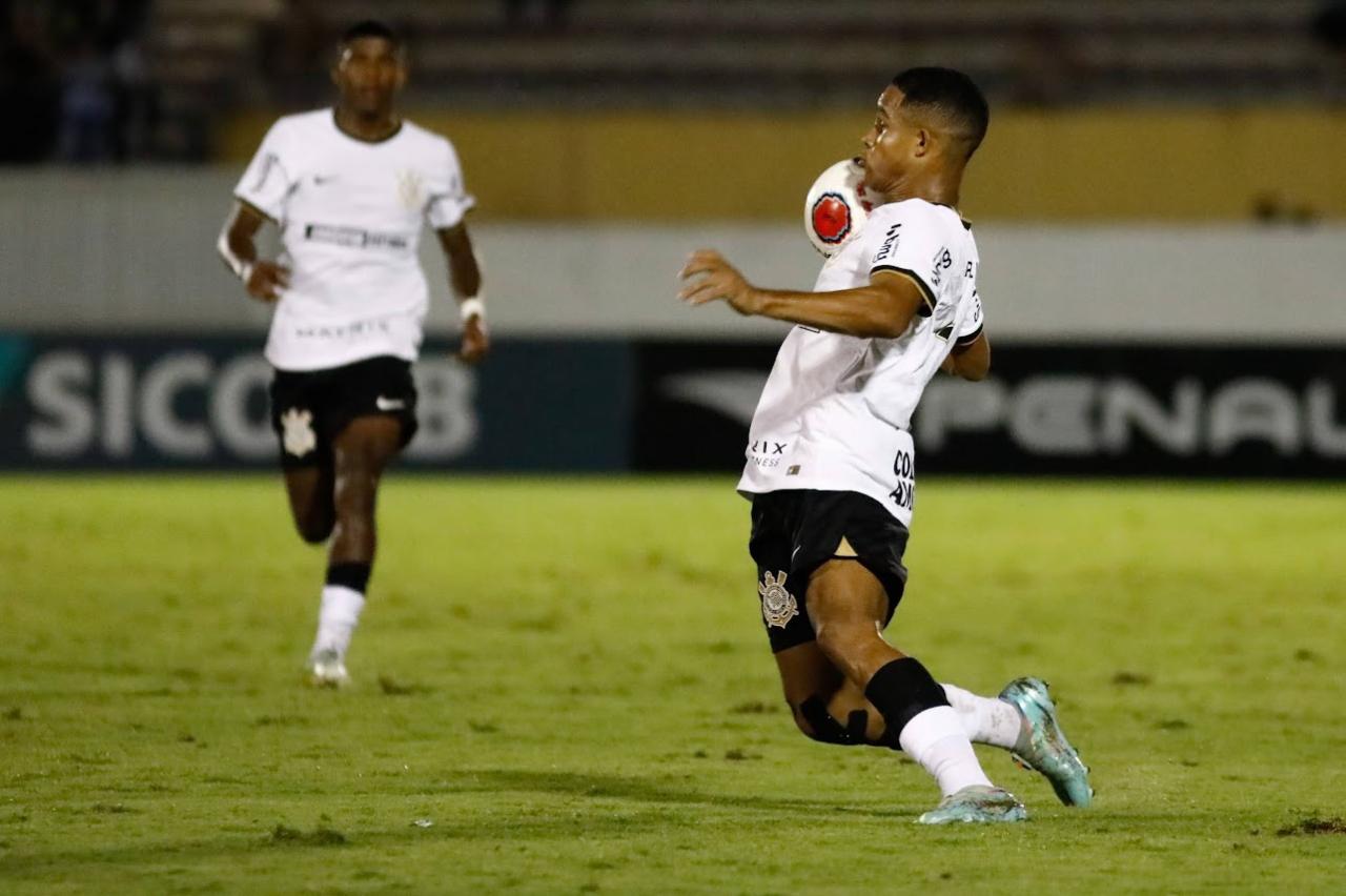 Pedro brilha na Copinha e Corinthians ganha de goleada do Zumbi-AL
