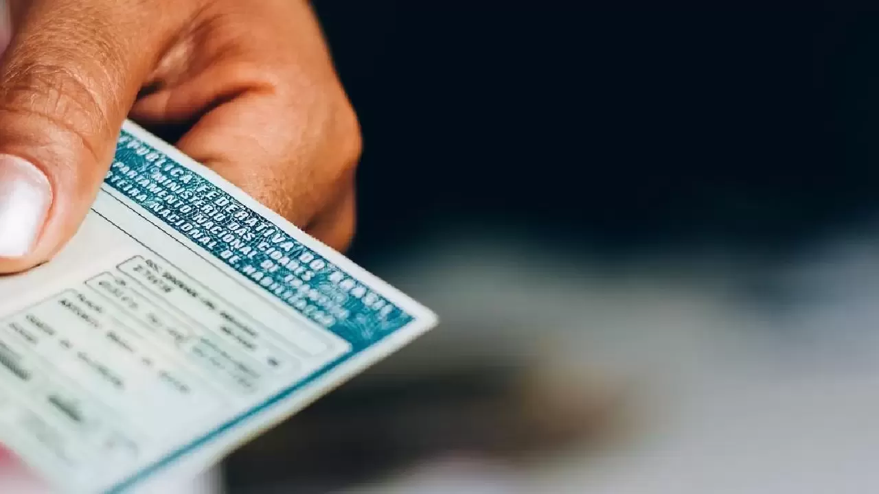 Começou: mulher tem a CNH suspensa por não pagar dívida de R$ 3 mil