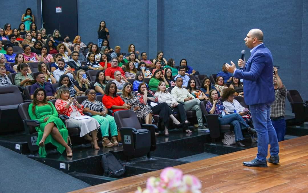 Prefeito Marcos Tonho participa de evento marco para novo modelo educacional em Santana de Parnaíba