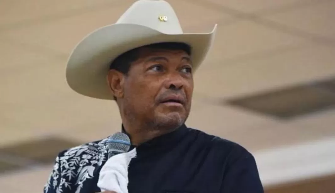 Justiça manda apreender avião do apóstolo Valdemiro Santiago