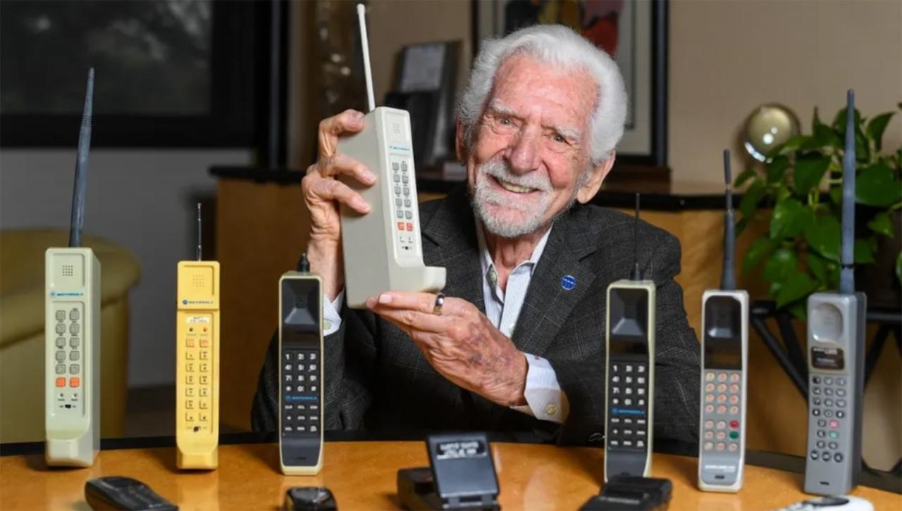 Tijolão', sem tela e caro: conheça o primeiro celular do mundo que está completando 50 anos
