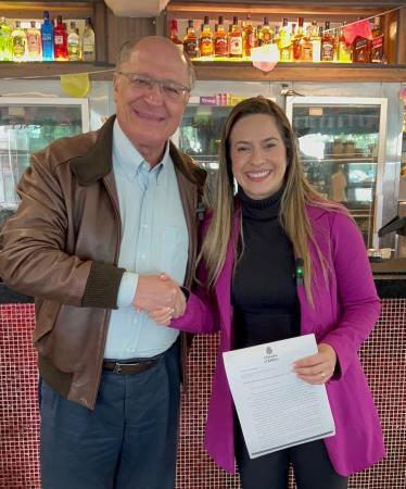 Camila Godoi apresenta projeto de Tarifa Zero para o Vice-Presidente Geraldo Alckmin