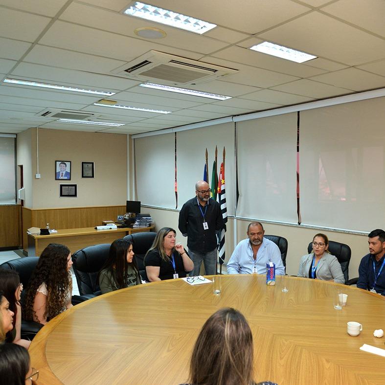 Jovens aprendizes se apresentam na Câmara Municipal de Santana de Parnaíba