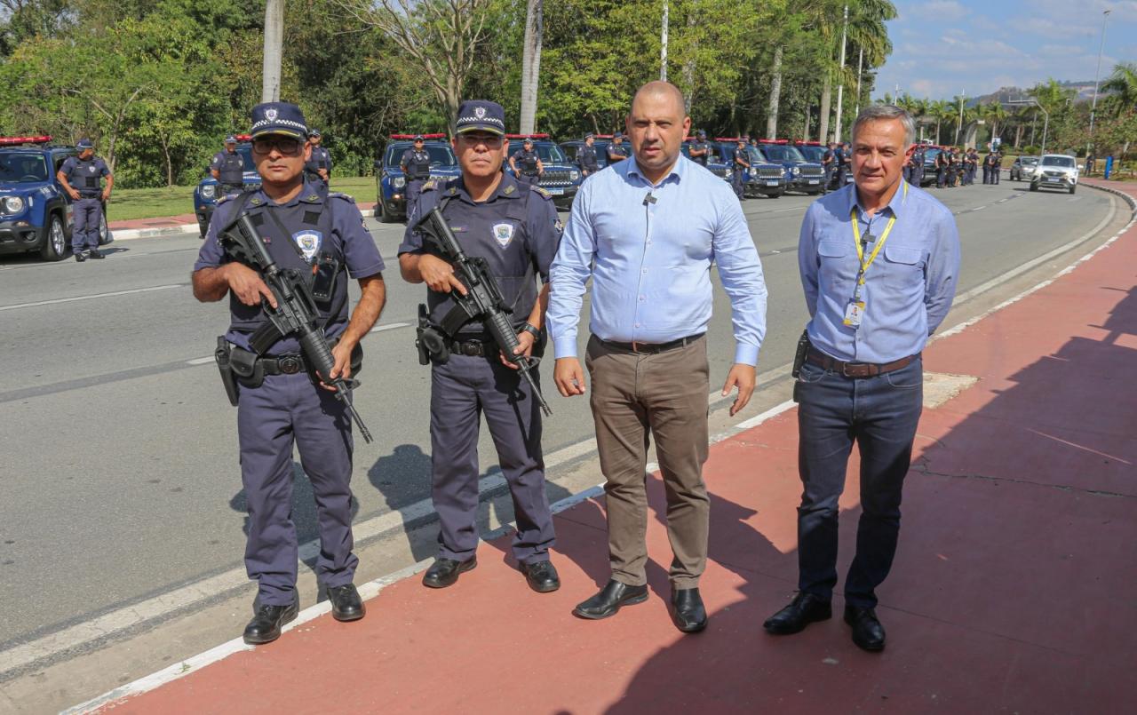 Prefeito e secretário de Segurança de Santana de Parnaíba acompanham “Operação Cidade Segura”